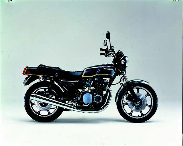 画像: ●空冷4ストDOHC2バルブ4気筒●746㏄●70PS/9000rpm●5.7㎏-m/8500rpm●246㎏●3.25-19・4.00-18●51万5000円