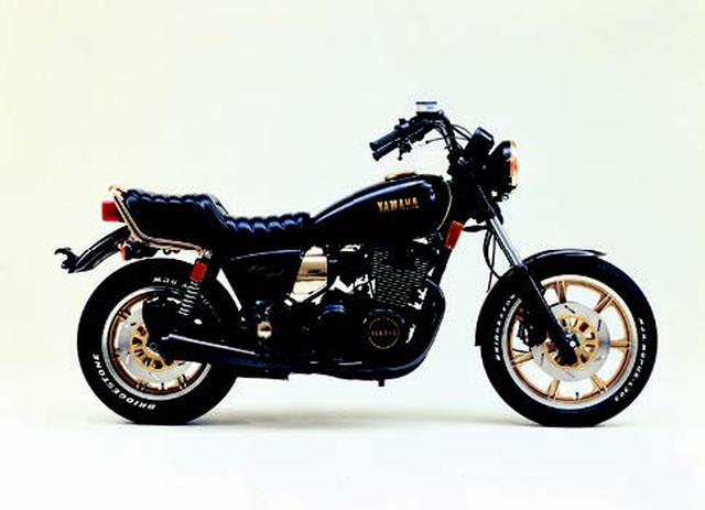 画像: ●空冷4ストDOHC2バルブ並列4気筒●1101cc●95PS/8000rpm●9.2kg-m/6500rpm●256kg●3.50-19・130/90-16●輸出車