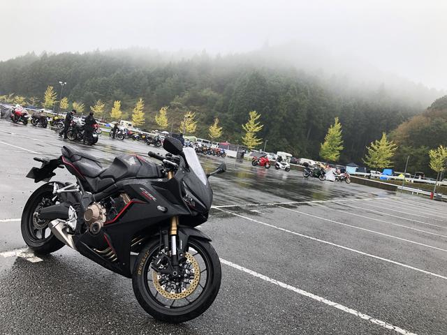 画像: 最近は取材でもプライベートでも、CBR650での移動が増えている大関。