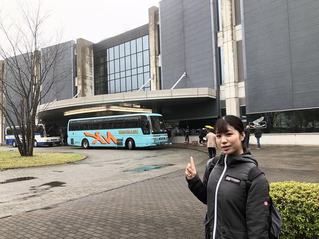 画像: シャトルバスは駅からツインリンクもてぎ内のホンダコレクションホールまで一直線。早くて安くて快適!