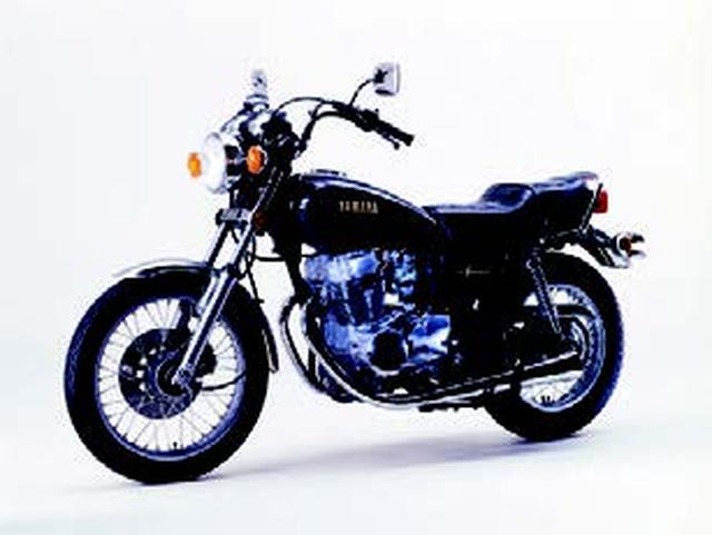 画像: ●空冷4ストOHC2バルブ並列2気筒●248cc●25PS/9500rpm●1.9kg-m/8500rpm●166kg●3.00-18・120/90-68●32万円