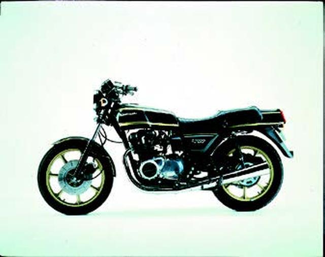画像2: ●空冷4ストDOHC2バルブ並列4気筒●1016㏄●96PS/8000rpm●9.1㎏-m/7000rpm●264㎏●3.25-19・4.00-18●輸出車