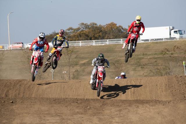画像: 全日本モトクロス選手権参戦ライダーによるデモンストレーション