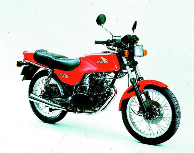 画像: ●空冷4ストOHC4バルブ単気筒●249cc●25PS/8500rpm●2.2kg-m/7000rpm●128kg●3.00-18・4.10-18●29万8000円