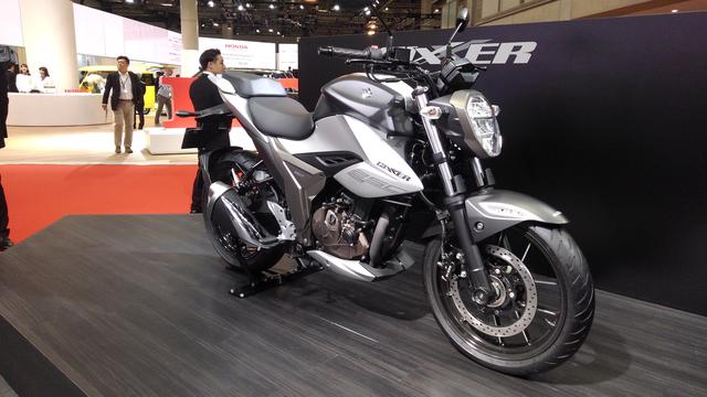 画像1: スズキブースでは油冷エンジンを採用した250ccモデルが目玉に!