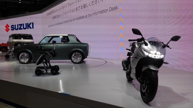 画像5: スズキブースでは油冷エンジンを採用した250ccモデルが目玉に!
