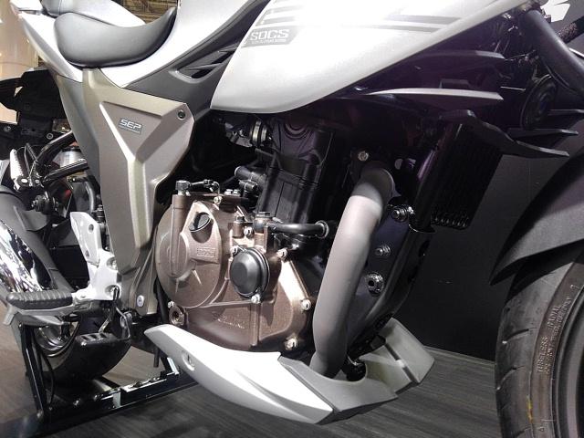 画像2: スズキブースでは油冷エンジンを採用した250ccモデルが目玉に!