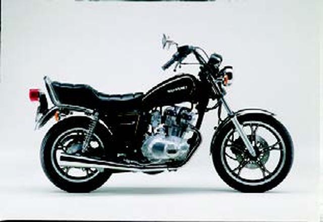 画像: ●空冷4ストDOHC4バルブ並列2気筒●249cc●29PS/10000rpm●2.2kg-m/8000rpm●157.8kg●3.60-19・4.60-16●33万円