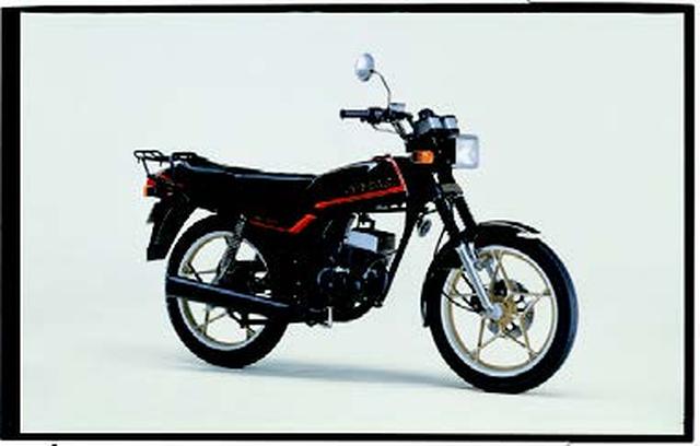 画像: ●空冷2スト・パワーリードバルブ単気筒●79cc●10PS/8500rpm●0.89kg-m/8000rpm●86.4kg●2.75-18・3.00-18●15万9000円