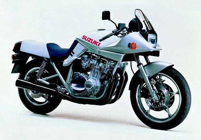 画像: ●空冷4ストDOHC4バルブ並列4気筒●1075cc●111PS/8500rpm●9.8kg-m/6500rpm●232kg●3.50-19・4.50-17●輸出車