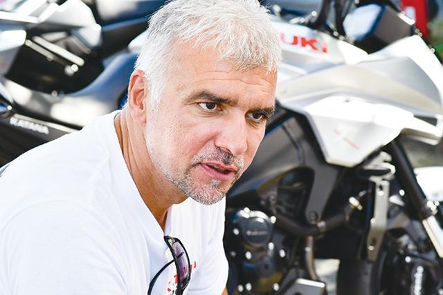 画像1: 新型KATANAのデザイナー、フラスコーリさんに突撃取材! カタナというバイクの印象、そしてアップハンドルについても聞いてみた!