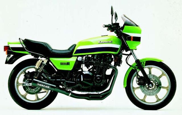 画像: ●空冷4ストDOHC2バルブ並列4気筒●998cc●102PS/8500rpm●9.3kg-m/7000rpm●222kg●100/90-19・120/90-18●輸出車