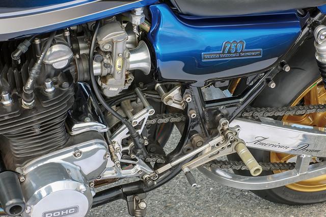 画像: キャブレターはTMRφ36mmで、点火系はウオタニSP-Ⅱフルパワーキット。ステップはOVER製、エンジンマウントもアルミにされる。