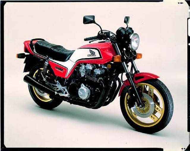 画像: ●空冷4ストDOHC4バルブ並列4気筒●1062cc●104PS/8500rpm●9.0kg-m/7500rpm●243kg●100/90-18・130/90-17●輸出車