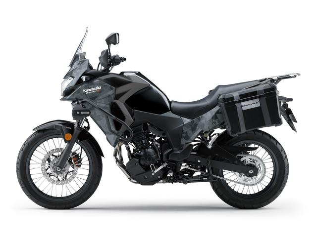 画像5: カワサキが「VERSYS-X 250 TOURER」の2020年モデルを販売開始! 初めての白ボディ、さらに都市迷彩風のグレーも新たなグラフィックで復活