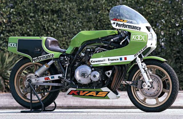 画像: クール(KOOL)タバコとカバス(KVAS)オイルがメインスポンサーだった'81年型KR1000。マシーンの基本的なレイアウトはZ1000エンジンを搭載した’79年のシデム・パフォーマンス車からあまり変化していない。独特の2眼カウルは写真のハーフ+別体アンダーが主。