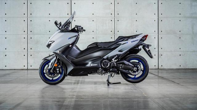 画像1: TMAXの「T」を意識した新デザインのテール!
