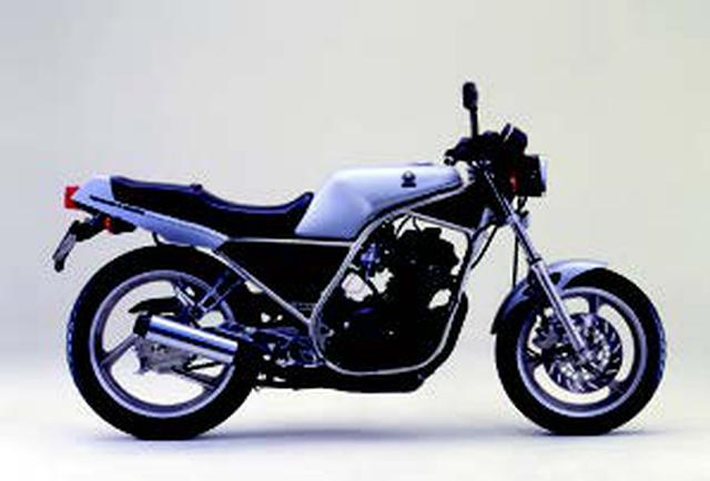 画像: ●空冷4ストDOHC4バルブ単気筒●249cc●32PS/10000rpm●2.4kg-m/8500rpm●121kg●90/90-16・100/90-18●37万9000円