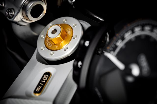 画像2: トライアンフ新型「BOBBER TFC」