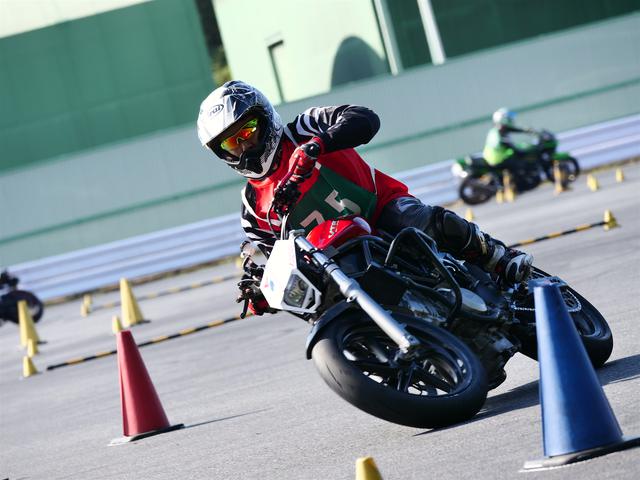 画像: C1級1位 白川晋也選手&VTR250 1分36秒008
