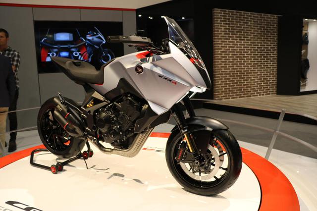 画像1: 突如展示された隠し球。その正体はCB650Rベースのクロスオーバースポーツ!