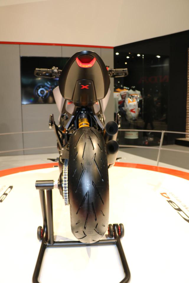 画像7: 突如展示された隠し球。その正体はCB650Rベースのクロスオーバースポーツ!