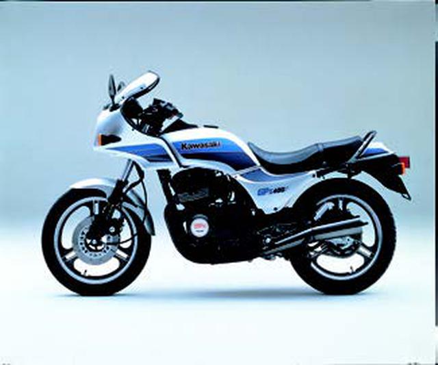 画像: ●空冷4ストDOHC2バルブ並列4気筒●398cc●54PS/11500rpm●3.5kg-m/9500rpm●178kg●100/90-18・110/90-18●53万円