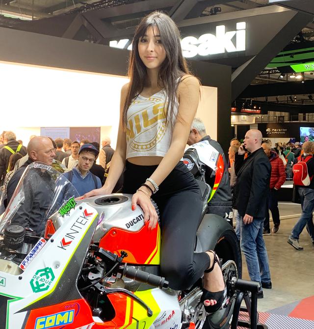画像1: 素敵なお姉さん、まとめてお見せます。in ミラノ~EICMA2019 美女コンパニオン図鑑~