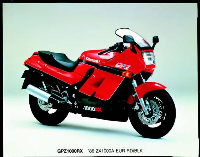 画像: ●水冷4ストDOHC4バルブ並列4気筒●997cc●125PS/9500rpm●10.1kg-m/8500rpm●238kg●120/80-16・150/80-16●輸出車