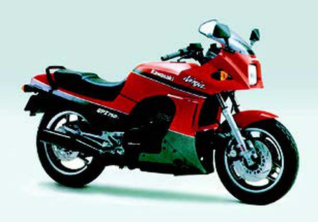 画像: ●水冷4ストDOHC4バルブ並列4気筒●748cc●77PS/9000rpm●6.5kg-m/7000rpm●228kg●120/80-16・130/80-18●76万5000円
