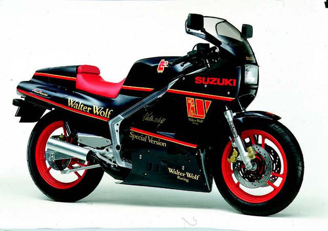 画像: ●水冷2ストロータリーバルブ・スクエア4気筒●397cc●59PS/9000rpm●4.9㎏-m/8500rpm●158㎏●110/90-16・120/90-17●69万9000円