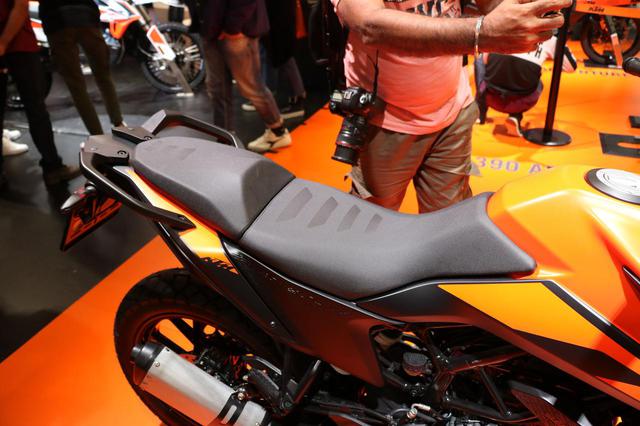 画像3: 大ヒットモデル・390シリーズに加わった本格アドベンチャー