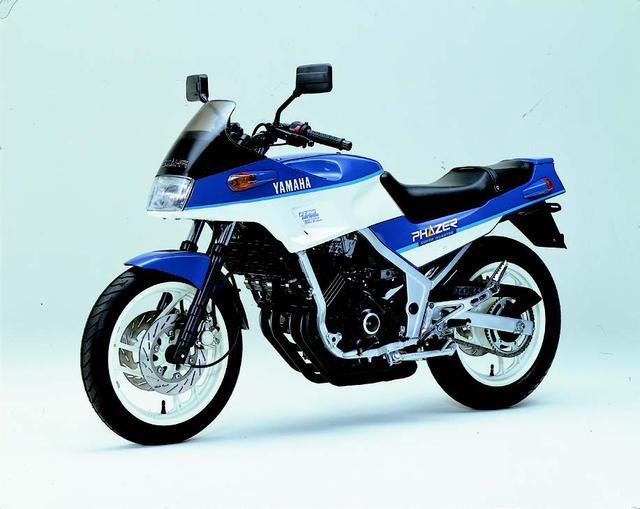 画像: ●水冷4ストDOHC4バルブ並列4気筒●249cc●45PS/14500rpm●2.5kg-m/11500rpm●139kg●100/80-16・120/80-16●51万5000円