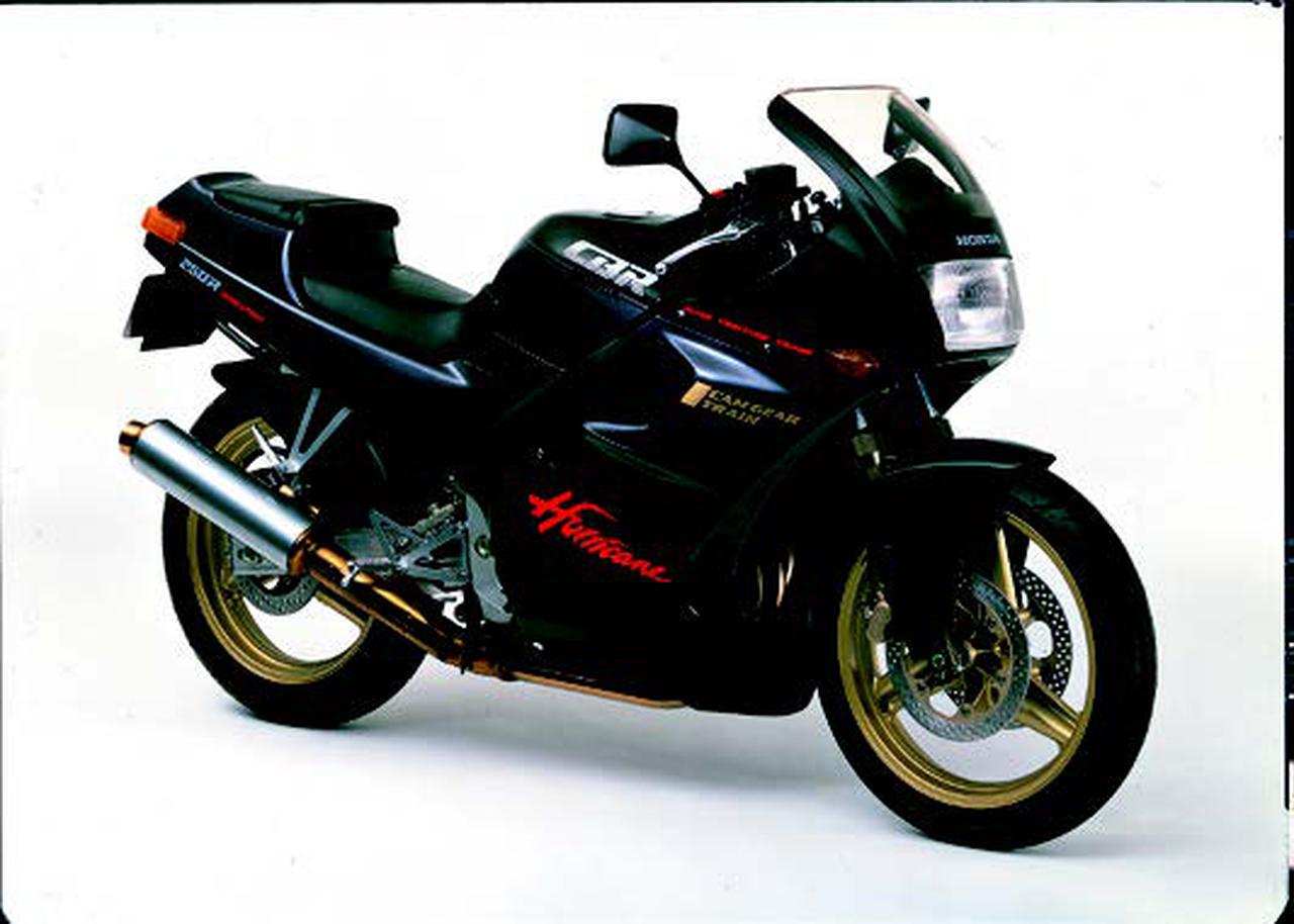 ホンダ CBR250R 1987年 3月 - 日本バイク100年史アルバムの続きを見る
