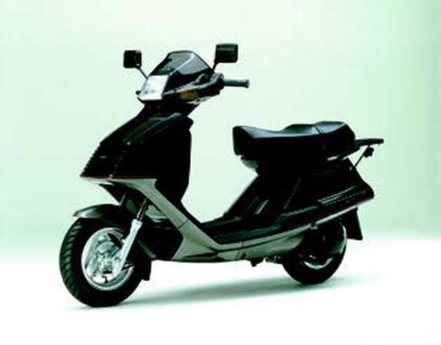画像: ●水冷2スト・ピストンリードバルブ単気筒●141cc●17PS/6500rpm●1.9kg-m/6000rpm●107kg●100/90-10・100/90-10●31万円