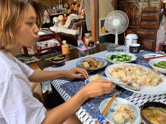 画像: この顔はもしかしたら脳みそはまだ寝てるかもしれない。