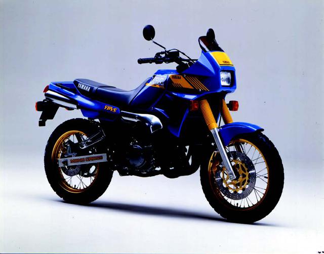 画像: ●水冷2スト・クランクケースリードバルブ並列2気筒●249cc●45PS/9500rpm●3.6kg-m/8500rpm●134kg●110/90-18・120/80-17●47万9000円