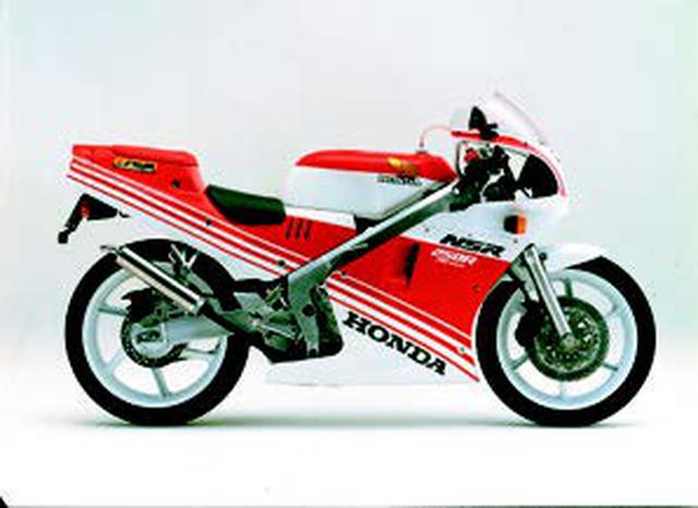 画像: ●水冷2スト・クランクケースリードバルブV型2気筒●249cc●45PS/9500rpm●3.8kg-m/8000rpm●127kg●110/70-17・140/60R18●57万9000円