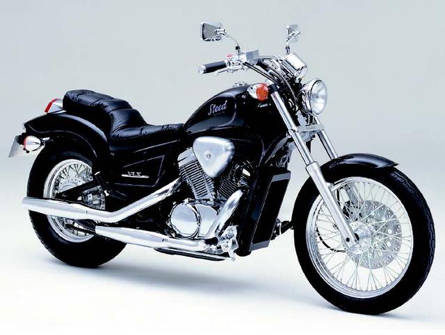 画像: ●水冷4ストOHC3バルブV型2気筒●398cc●30PS/7500rpm●3.3kg-m/5500rpm●196kg●100/90-19・170/80-15●59万9000円 ※諸元は400