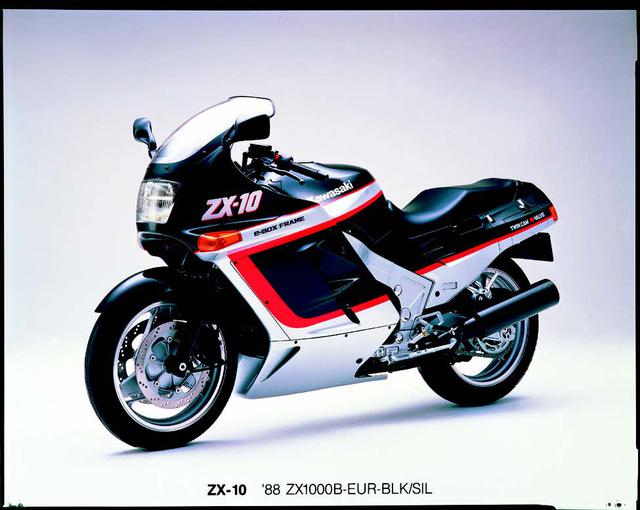 画像: ●水冷4ストDOHC4バルブ並列4気筒●997cc●137PS/10000rpm●10.5㎏-m/9000rpm●222㎏●120/70-17・160/60-18●輸出車