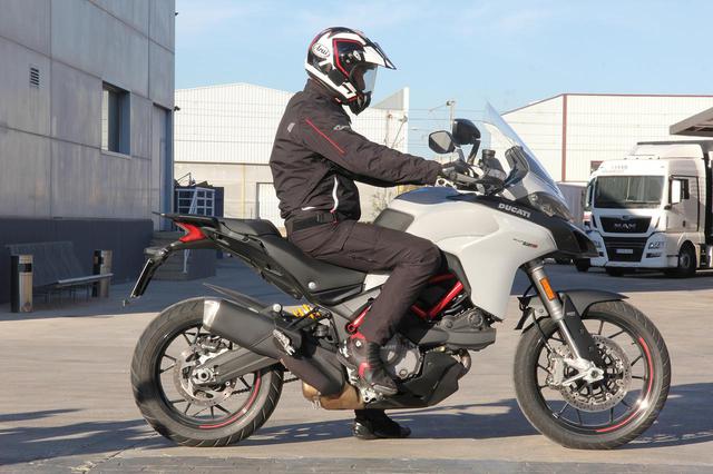 画像1: RIDING POSITION ライダー身長:183㎝・体重:83㎏