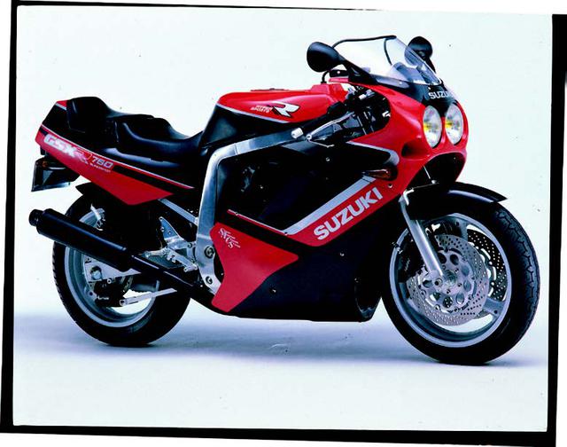 画像: ●油冷4ストDOHC4バルブ並列4気筒●748cc●77PS/9500rpm●6.8kg-m/7000rpm●195kg●120/70-17・160/60-17●84万9000円