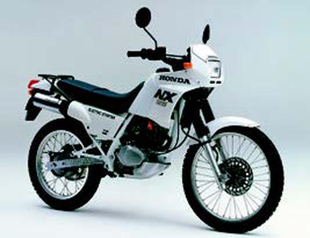 画像: ●空冷4ストOHC2バルブ単気筒●124cc●12PS/9000rpm●1.0kg-m/7500rpm●110kg●2.75-21・4.10-18●29万9000円