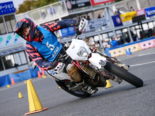 画像: B級1位・柳田悦豪選手&CRF250R 1分37秒910