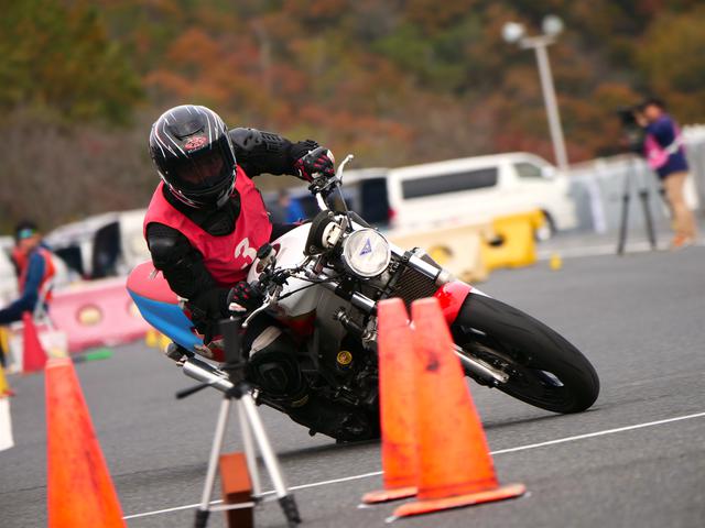 画像: 3位・廣瀬 章選手&NSR250R 1分35秒332