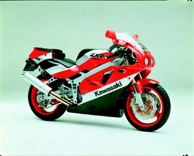 画像: ●水冷4ストDOHC4バルブ並列4気筒●398cc●59PS/12000rpm●4.0㎏-m/10000rpm●162(160)㎏●120/60-R17・160/60-R17●69万9000(79万9000)円 ( )はR