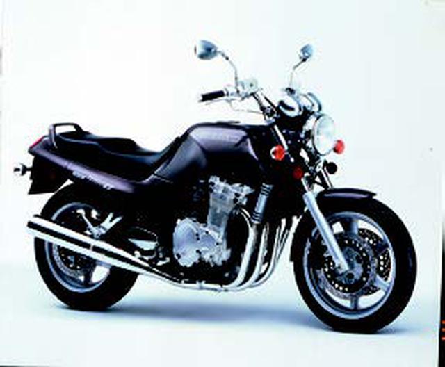 画像: ●油冷4ストDOHC4バルブ並列4気筒●1127cc●100PS/8000rpm●9.9kg-m/7000rpm●236kg●110/80V18・160/70V17●輸出車
