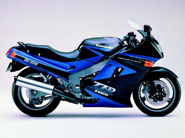 画像: ●水冷4ストDOHC4バルブ並列4気筒●1052㏄●147PS/10500rpm●11.2㎏-m/8500rpm●228㎏●120/70R17・170/60R17●輸出車