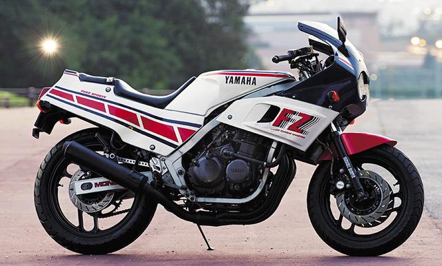 画像: ヤマハ FZ400R シャープなハンドリングとパワフルなエンジンを高いレベルでバランスさせることでポテンシャルを発揮し、ストリートからサーキットまで幅広く人気を集めたFZ400R。86年にFZR400が発売された後も併売された。
