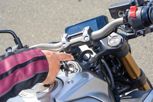 画像: 前の型(CB650F)に比べると、舵の入り方がゆっくりになり、その結果リア側の接地感が伝わりやすくなりましたね。